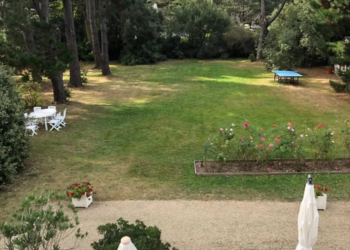 빌라 La Perraudiere *