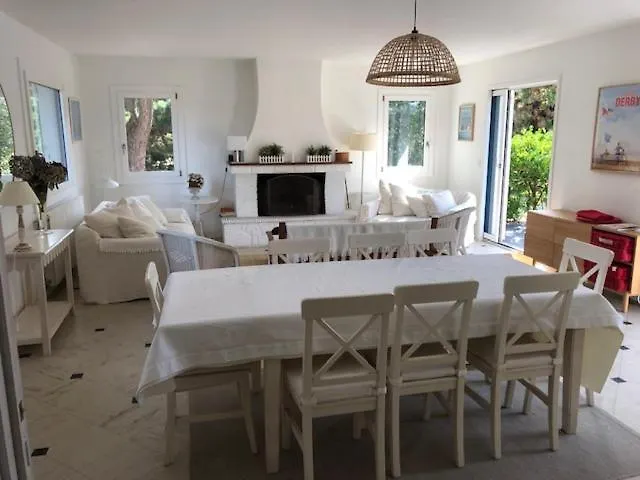 La Perraudiere 빌라 *